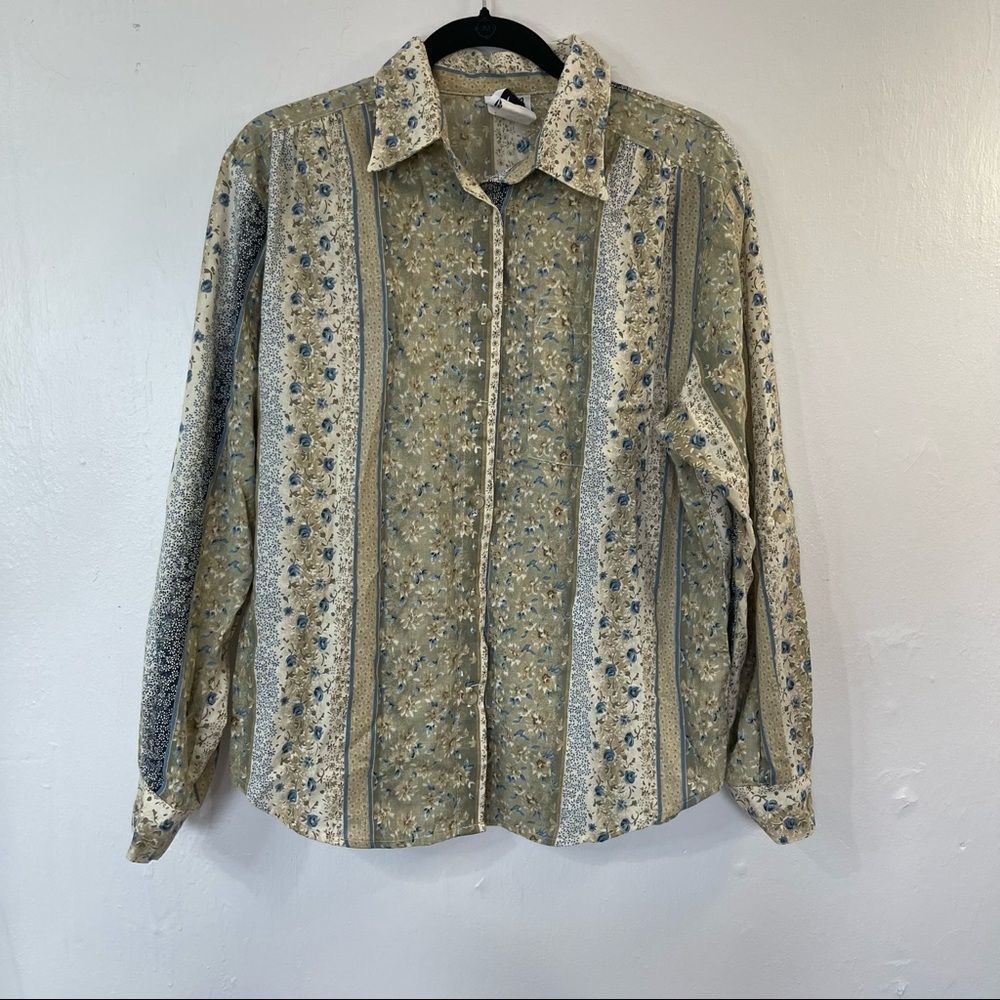 Tap & Co Vintage Blue Light Green Floral Button Up Long Sleeve Shirt Top